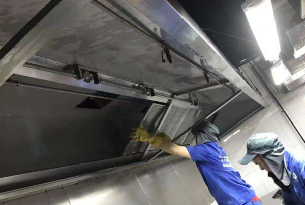 廚房煙道如果經(jīng)常不進行清理會導致哪些問題